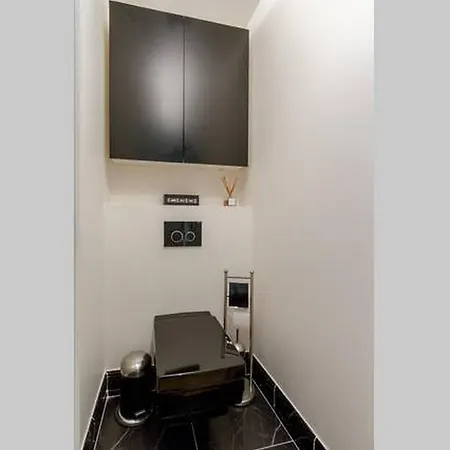 Apartment Luxury Flat With Patio Garden Paris