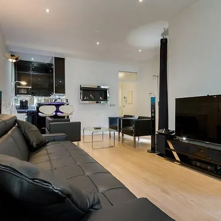 Luxury Flat With Patio Garden * Paris