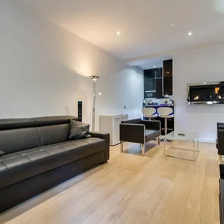 Luxury Flat With Patio Garden