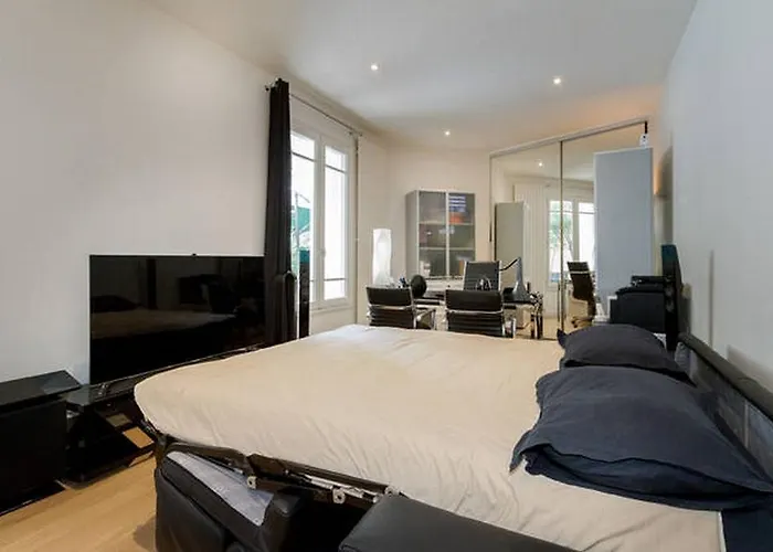 Luxury Flat With Patio Garden Appartement